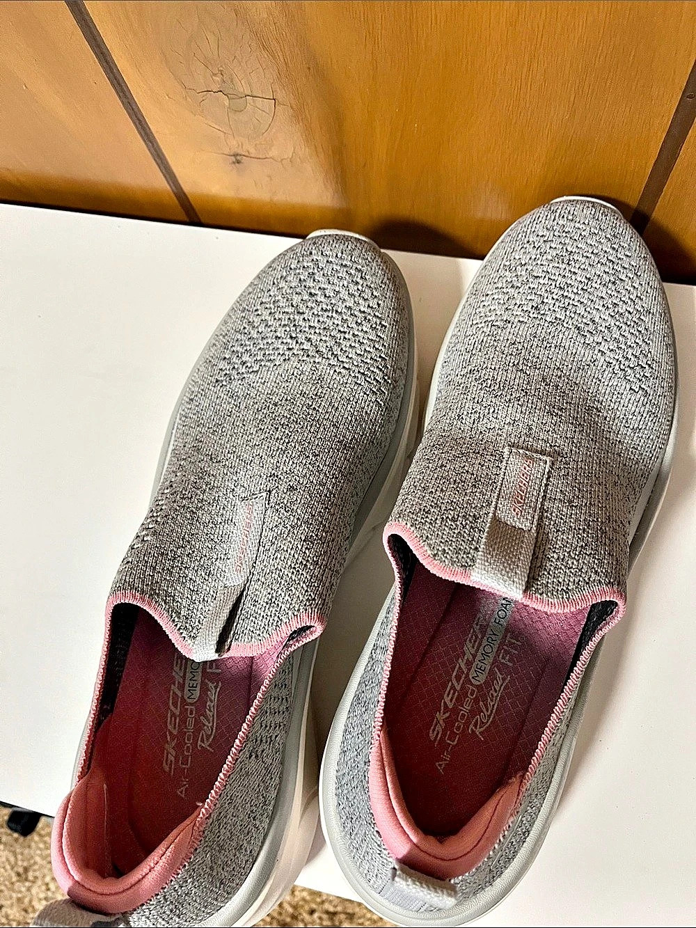 Skechers D'Lites? Women's Gray & Pink Sneakers US 10